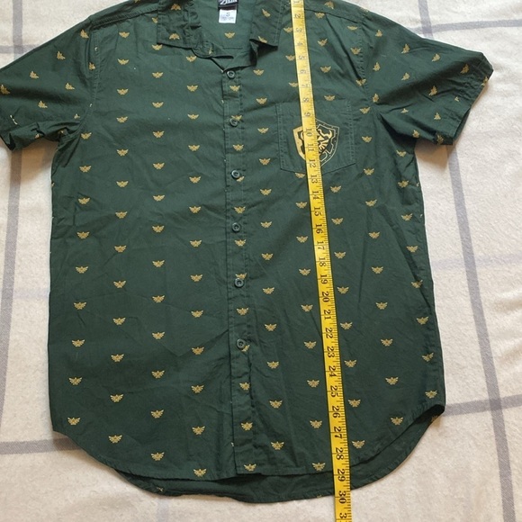 The Legend of Zelda Green Short Sleeve Men's Shirt Size Small - Picture 9 of 9